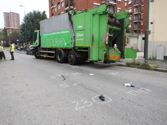 Incidente A Milano, Morta Una Donna Di 75 Anni Investita Da Un Camion ...