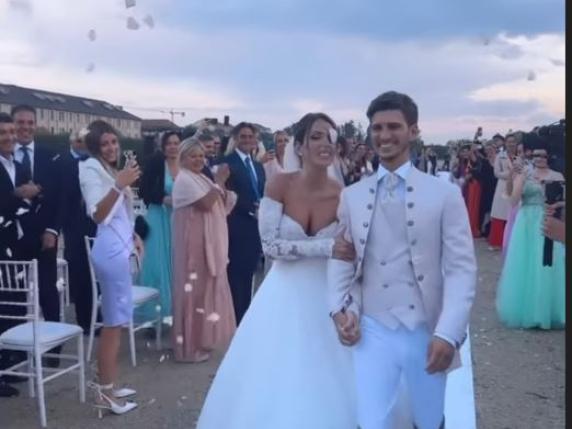 Gessica Notaro e Filippo Bologni sposi alla Reggia di Venaria: «Sognavamo un matrimonio disneyano»