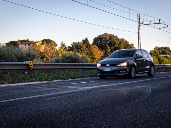 Roma, Incidente A Prima Porta: Schianto Frontale All'alba Fra Auto ...