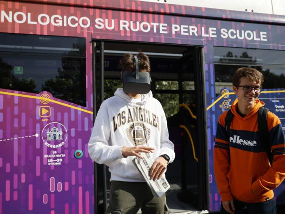 Arriva Il CampBus, Il «Natta» Apre La Settimana Tecnologica Per Gli ...