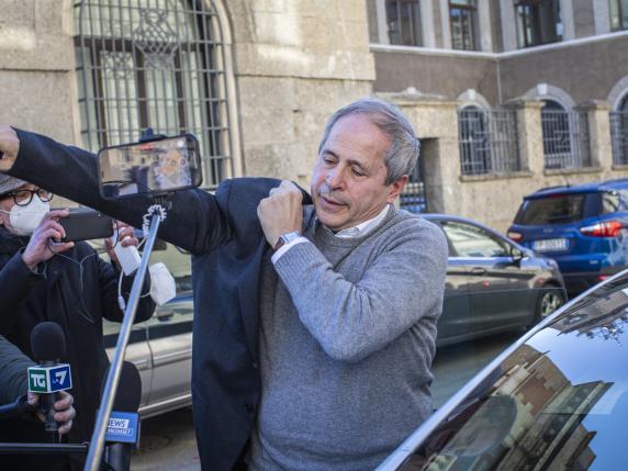 Un nuovo caso per Crisanti. Il super ortodosso del Covid che nessuno vuole difendere