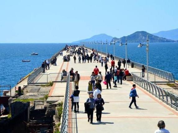 Allerta Meteo, A Napoli Parchi Chiusi E Spiagge Interdette | Corriere.it