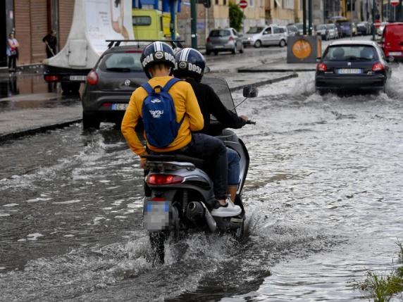 Allerta Meteo, Chiusi I Parchi A Napoli | Corriere.it