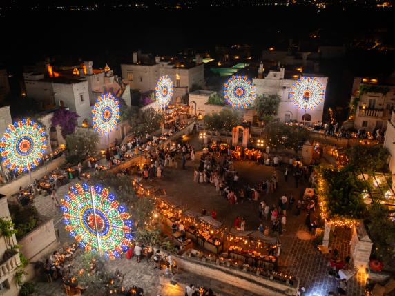 Borgo Egnazia è pronto per il G7: pizzica, sculture di rami e sorprese stellate
