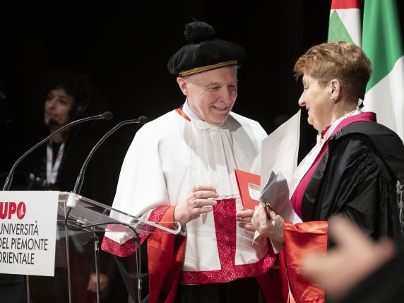 Università del Piemonte Orientale, anche qui il rettore si aumenta l