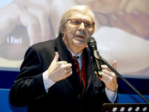 Sgarbi, campagna Europee al Sud:  giro i paesi fino alle due di notte