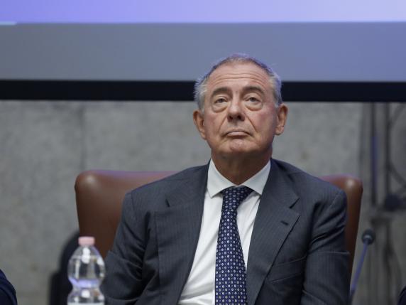 ADOLFO URSO MINISTRO - PRESENTAZIONE DEL FRANCOBOLLO DEDICATO ALL'ITALIA OSPITE D'ONORE ALLA FIERA INTERNAZIONALE DEL LIBRO DI RANCOFORTE - fotografo: PANEGROSSI IMAGOECONOMICA