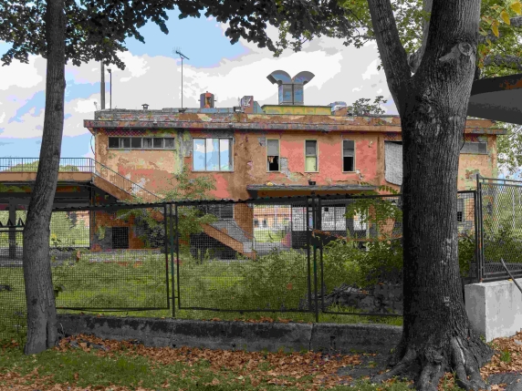 Firenze, sgomberato l'ex ippodromo Le Mulina alle Cascine: occupanti identificati e denunciati