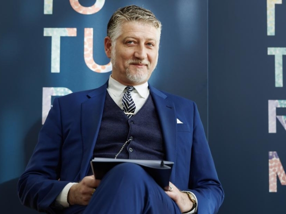 Alessandro Giuli: «Io in missione per la destra? La cultura non vive di egemonie. I meme sull’infosfera ci stanno, Crozza mi rende più giovane»