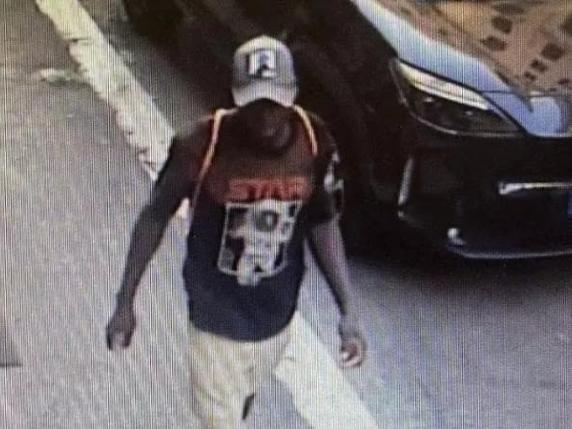 Stupro nel parco a Roma, arrestato un 30enne gambiano alla stazione Termini. È un clandestino ma non ha precedenti