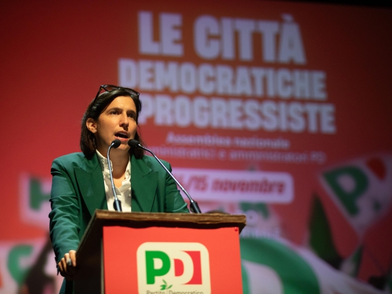 La segretaria del Partito Democratico Elly Schlein all'assemblea nazionale degli amministratori del Pd Bologna, 15 novembre 2025 ANSA/MAX CAVALLARI