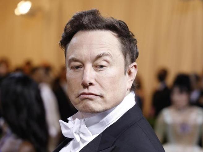 Elon Musk, il padre Errol non è orgoglioso di lui: «Non è felice, penso  ancora a lui come a un ragazzino» 