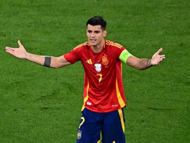 Đội trưởng Tây Ban Nha cứ đá xong trận đấu là khóc 1 Perché in Spagna non amano Morata, nonostante la finale degli Europei | Corriere.it