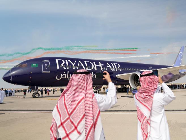 Le compagnie saudite a caccia di piloti 500 mila euro all anno benefit e zero tasse. Cosi Europa e Usa restano senza comandanti Corriere