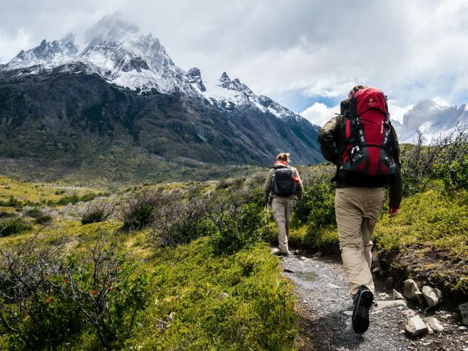 Gli accessori fondamentali e smart per fare trekking
