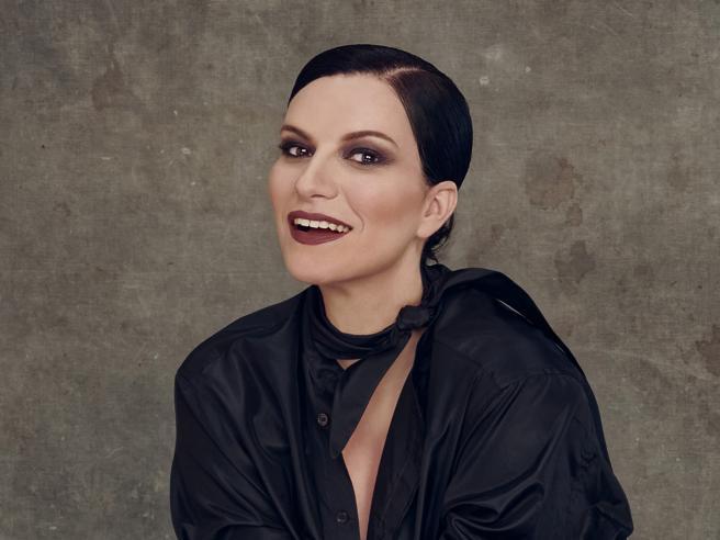 Laura Pausini in tour nelle radio di tutta Italia 