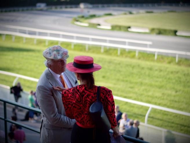 Un premio al cappello più bello: il Visarno come Royal Ascot