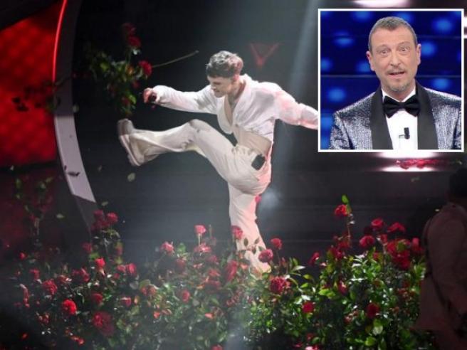 Blanco si infuria a Sanremo 2023 e distrugge il palco mentre canta «L'isola  delle rose»