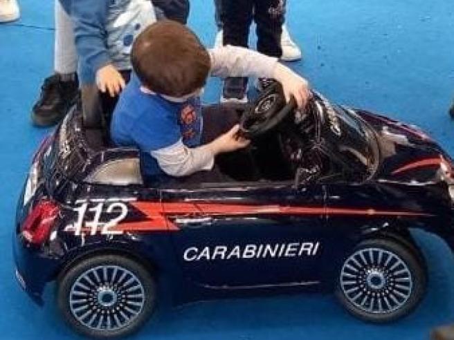 Linea per bambini dell'Arma dei Carabinieri