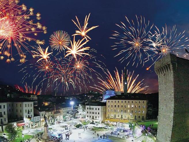 Fuochi d'artificio lago di Garda 2024: dove e quando