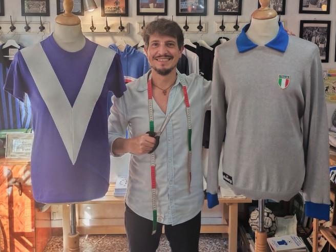 Paolo Grechi, il sarto del calcio retrò: «Il primo ordine? La maglia di  Gigi Riva. Sogno Rivera e Baggio nel mio negozio»