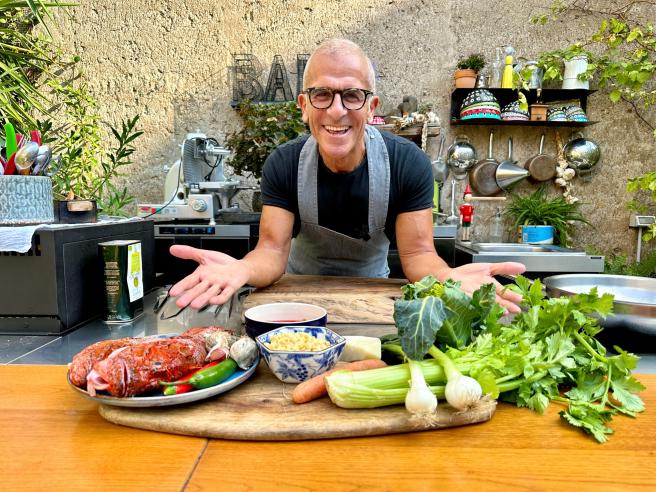 Chef Max Mariola, star della tv e dei social: «Emigro da Roma per aprire il  mio ristorante a Milano, è la città del futuro»