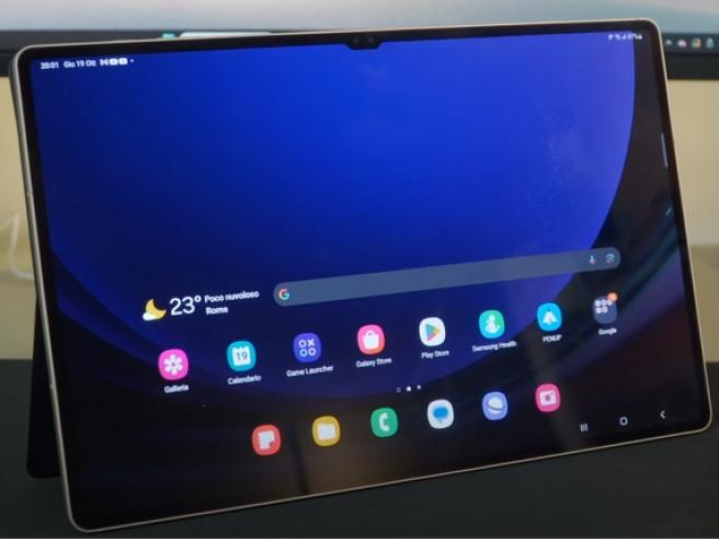 Galaxy Tab S9 Ultra, Samsung ci è riuscita: ecco il tablet che può  concretamente sostituire un PC