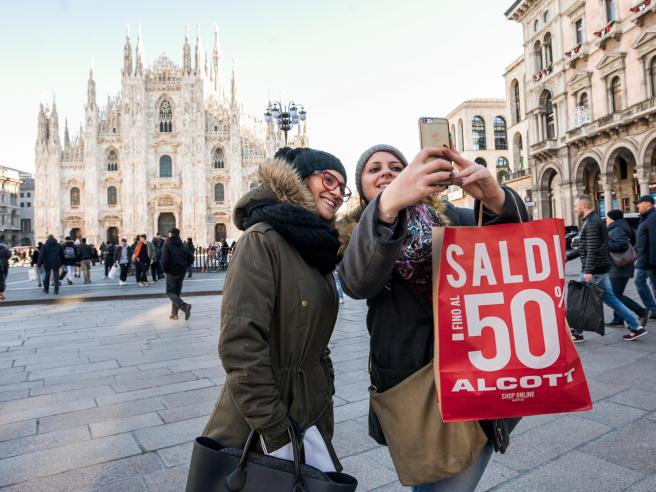 Saldi invernali 2024 a Milano, i nostri consigli su cosa comprare e cosa  evitare: la guida pratica per uno shopping intelligente