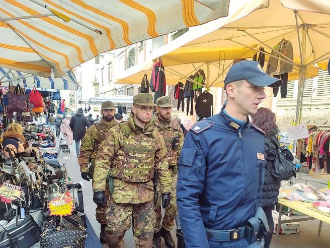 Articoli hotsell militari torino