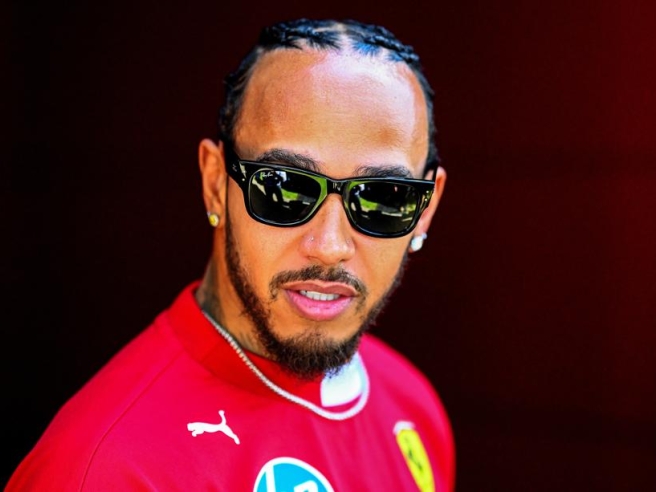 Hamilton: «Grazie alla Ferrari vedo mia mamma felice, voglio il Mondiale e  diventare papà. Milano mi ha aperto gli occhi» | Corriere.it