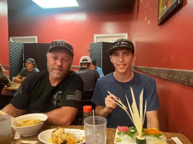 Caso Kirk, il padre, lo zio: così la famiglia ha spinto Tyler a confessare | Corriere.it