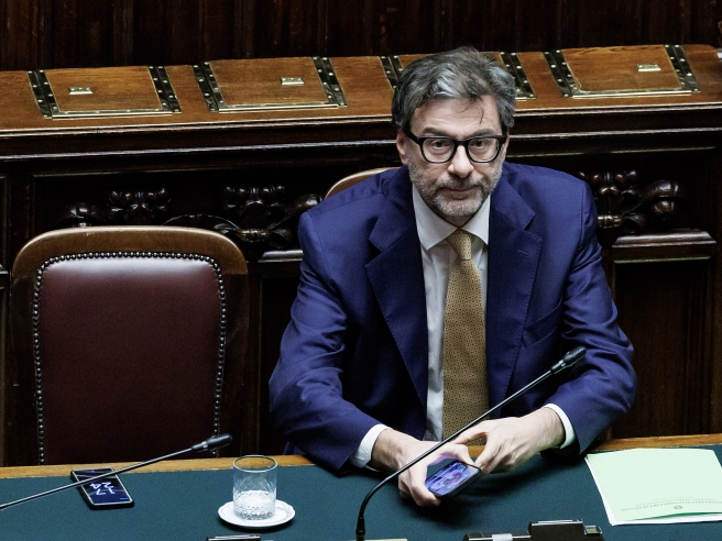 Dự luật ngân sách tại Ủy ban Ngân sách Thượng viện: chế độ nghỉ hưu sớm kèm trợ cấp bị bãi bỏ. ZES, trợ cấp thôi việc và hỗ trợ doanh nghiệp: những thay đổi nào đang diễn ra? | Corriere.it