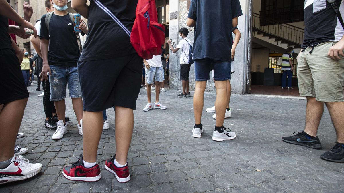 Frasi choc del professore dell'istituto Galilei: «Tunisino ...