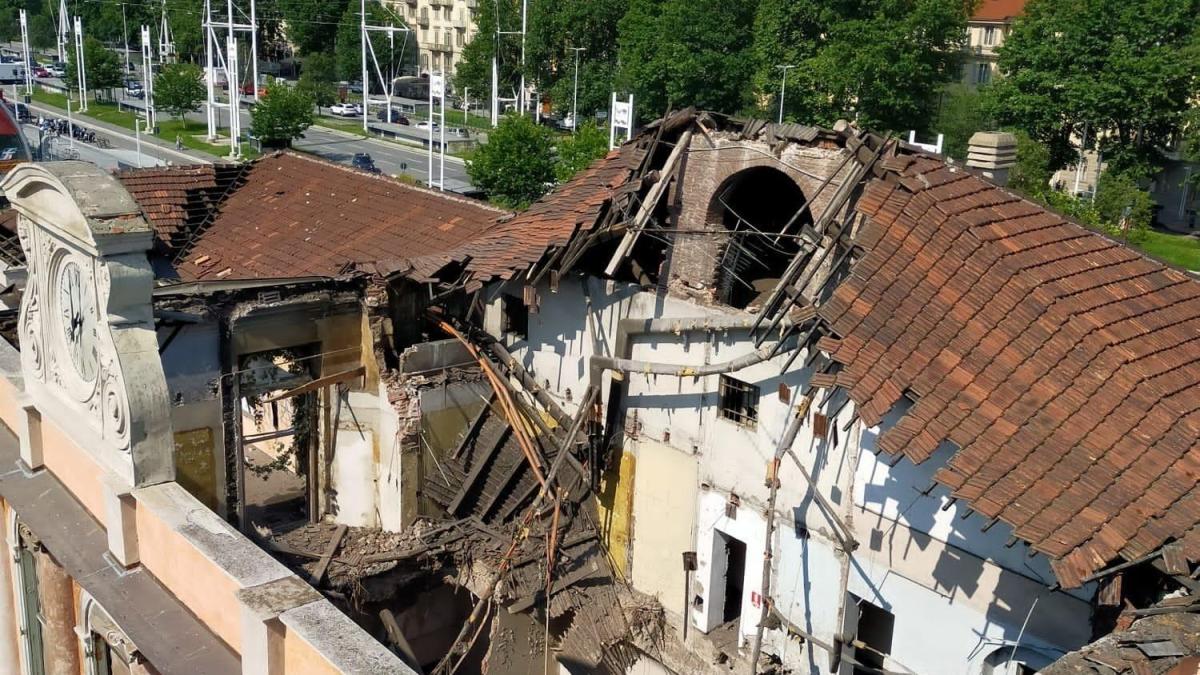 Torino Crolla Il Tetto Della Vecchia Stazione Ferroviaria Di Porta