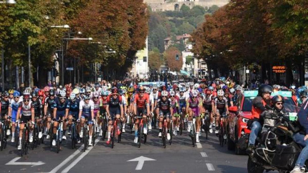Giro di Lombardia a Bergamo le strade chiuse, le deviazioni e i cambi