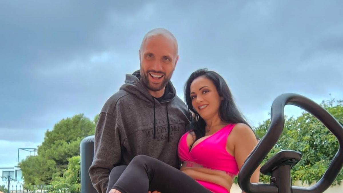 La giornalista pornostar con il marito per un mese nella casa del Grande  Fratello Hard | Corriere.it
