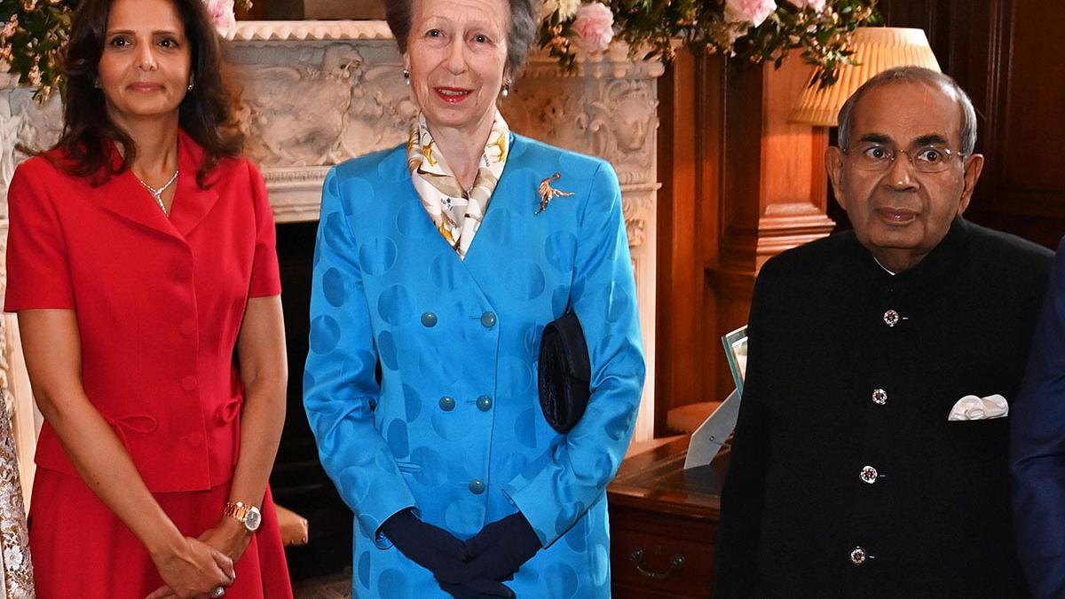 Familjen Hinduja, de rikaste människorna i Storbritannien, sitter i fängelse: de betalade för kupolerna…