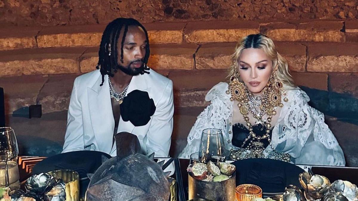 Madonna, afirmó en las redes sociales la visita especial a Pompeya. Compras en Positano entre boutiques y joyas.