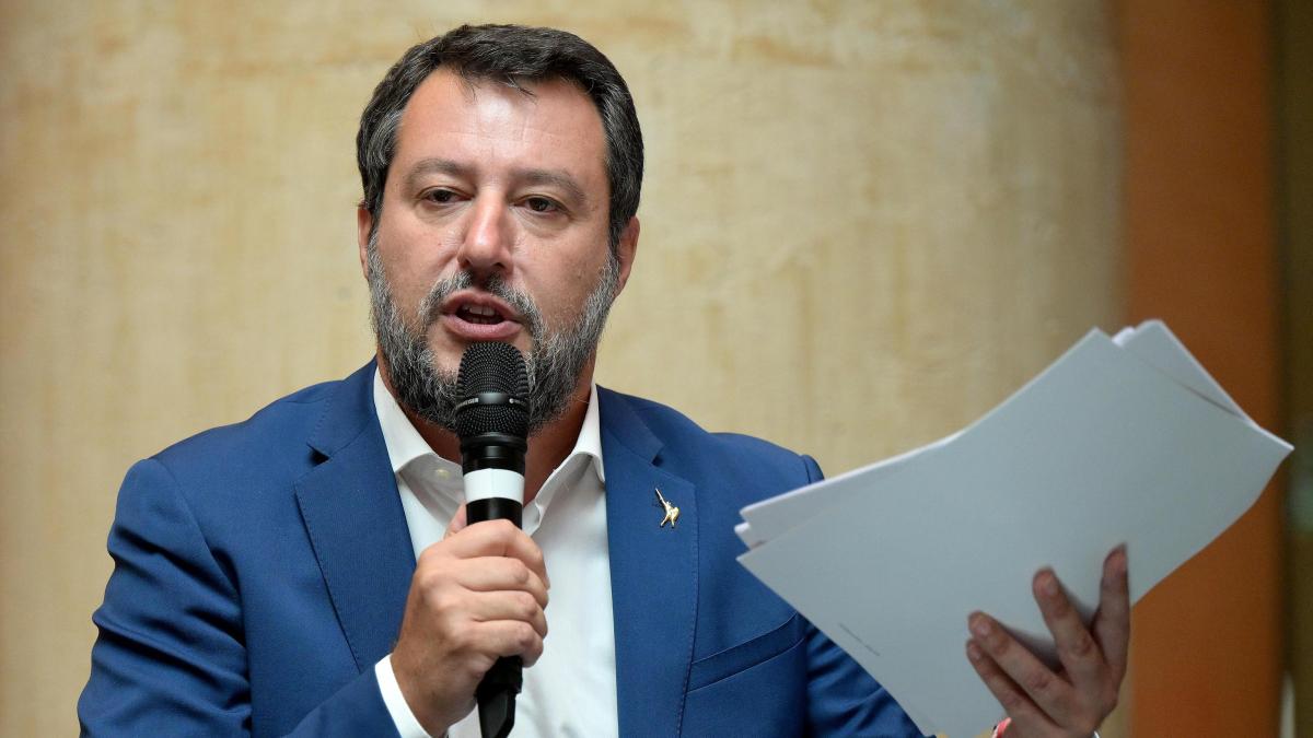 Salvini, phán quyết "Vòng tay rộng mở" hôm nay: Bộ trưởng phải đối mặt với điều gì. Từ đơn khiếu nại đến yêu cầu kết án, vụ án từ đầu đến cuối | Corriere.it