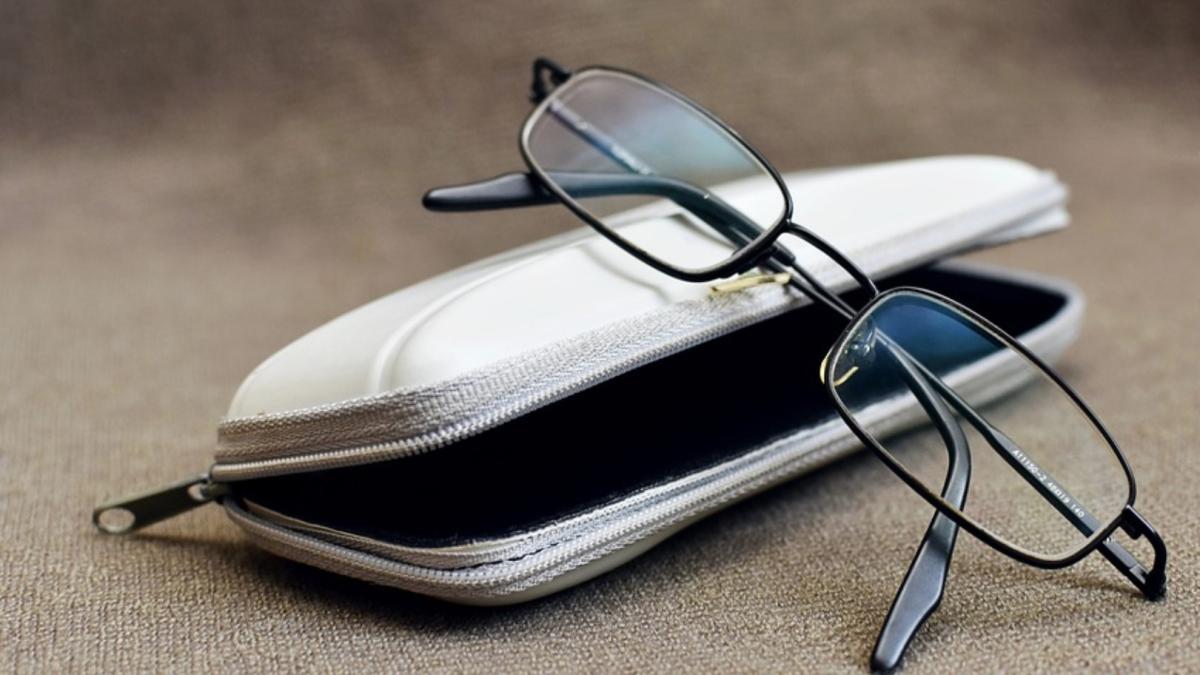Custodia rigida auto macchina portaocchiali protezione porta occhiali sole  vista 