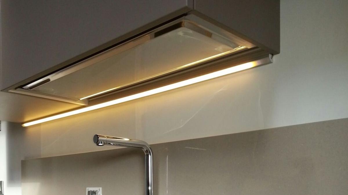 Barre a LED per i sottopensili della cucina
