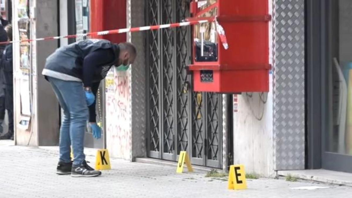 Guidonia, dipendente Ama gambizza un vicino di casa. Stava potando una  siepe ascoltando musica ad alto volume | Corriere.it