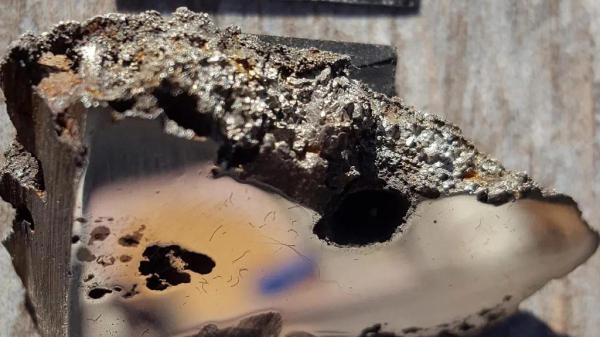 Photo of Meteorite that fell in Somalia reveals two minerals never seen before, elaliite and elkinstantonite