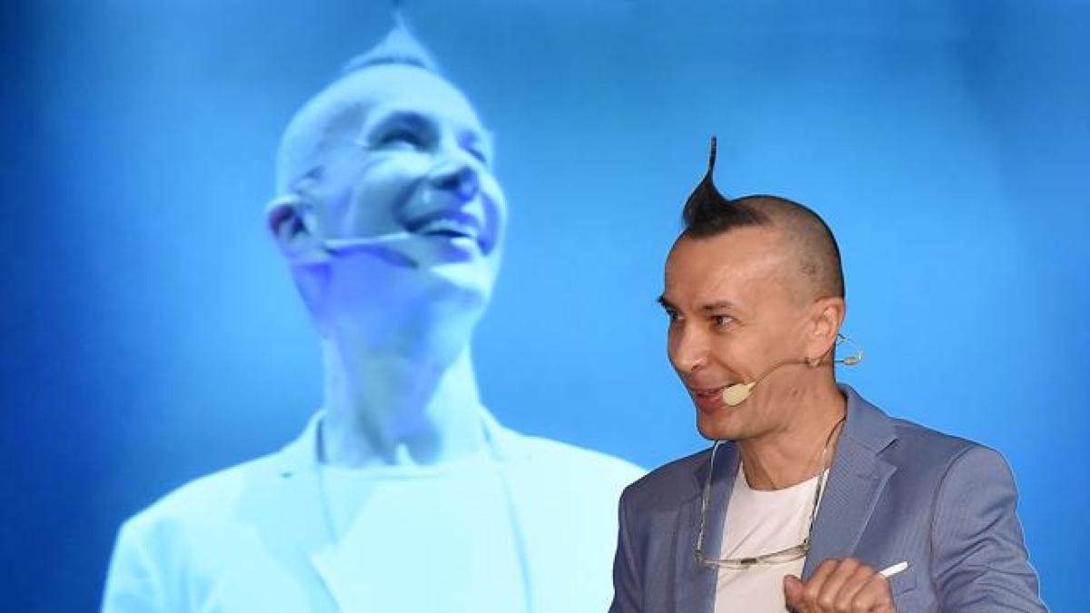 Torino, Arturo Brachetti si esibisce al