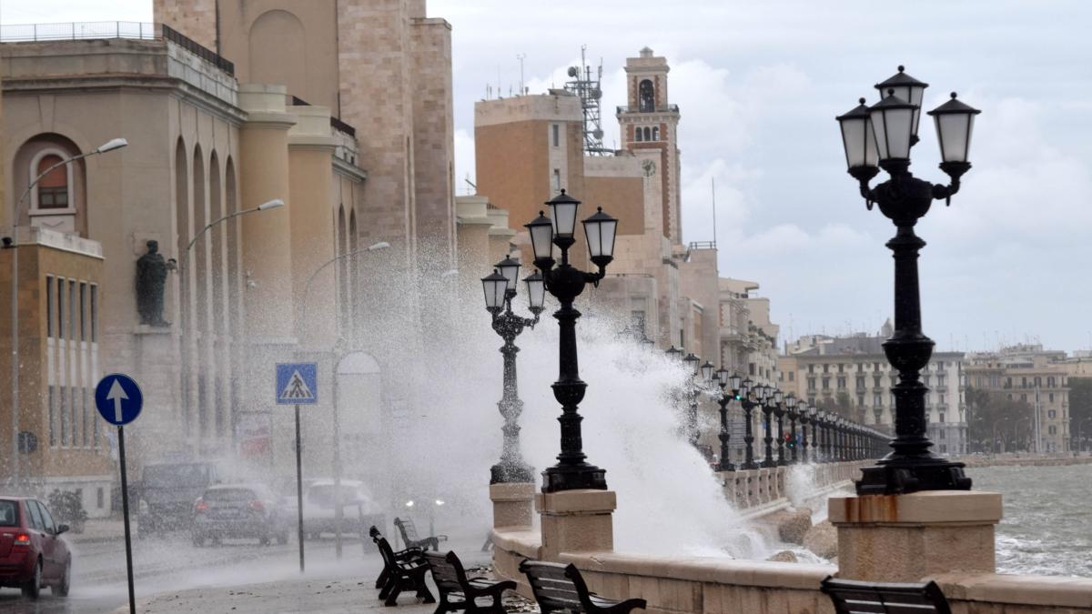 Maltempo In Puglia, Pioggia E Vento Forte, Scatta L’allerta Gialla ...