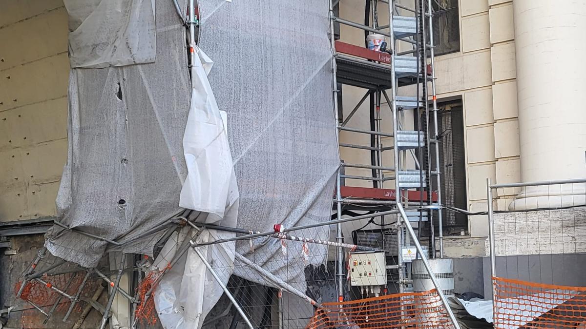 Galleria Vittoria Di Napoli Riaperta Al Traffico Dopo Lincidente Corriere It