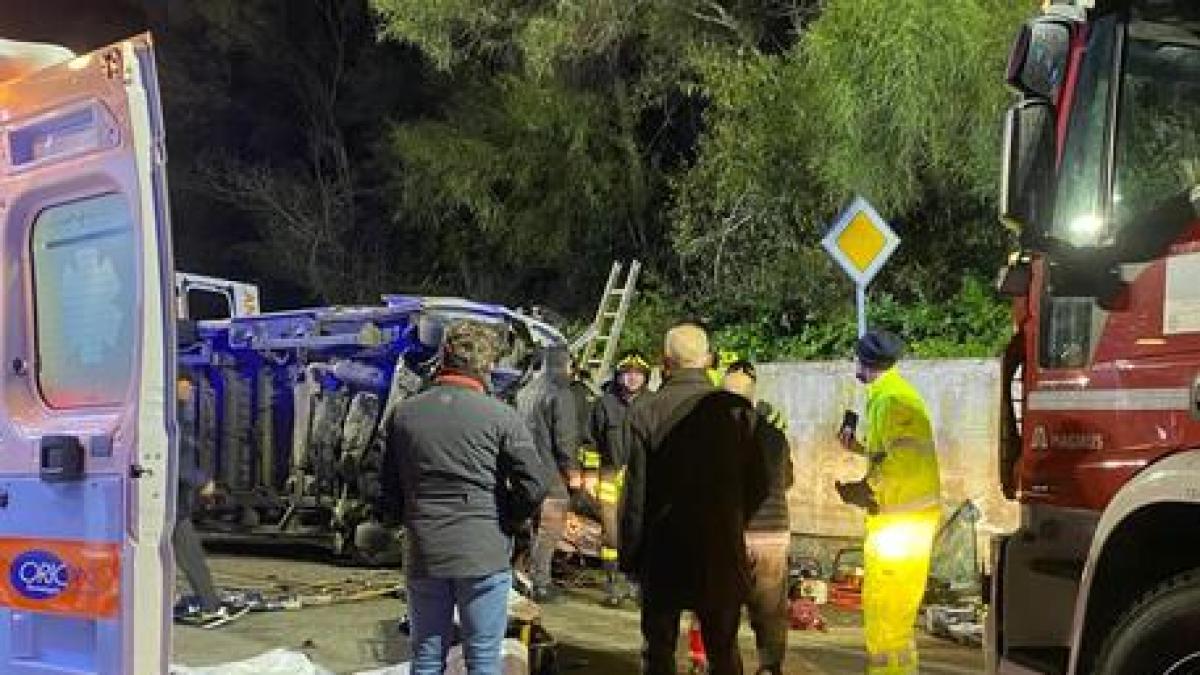 Caltanissetta, Scontro Tra Auto E Ambulanza: Morti Il Paziente E I ...