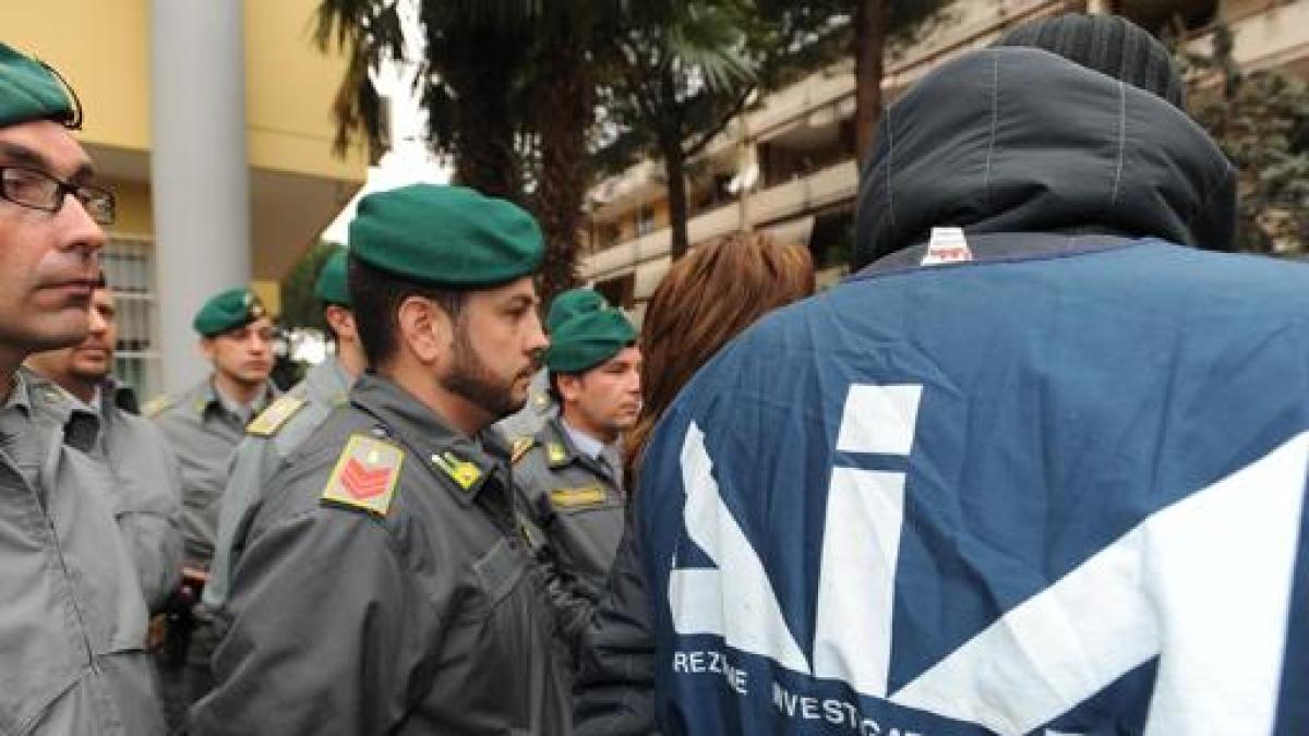 Signori della droga con reddito di cittadinanza: 24 arresti tra Campania e Lazio