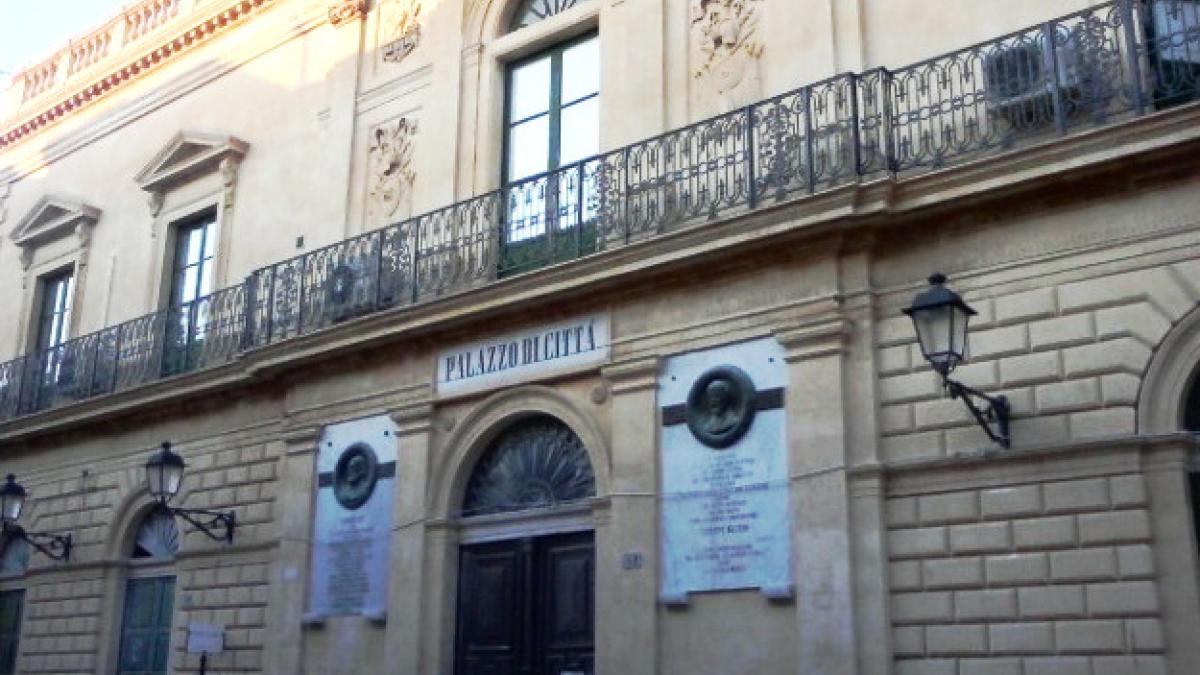 Corruzione elettorale 15 indagati, c’è anche l’ex sindaco di Avola