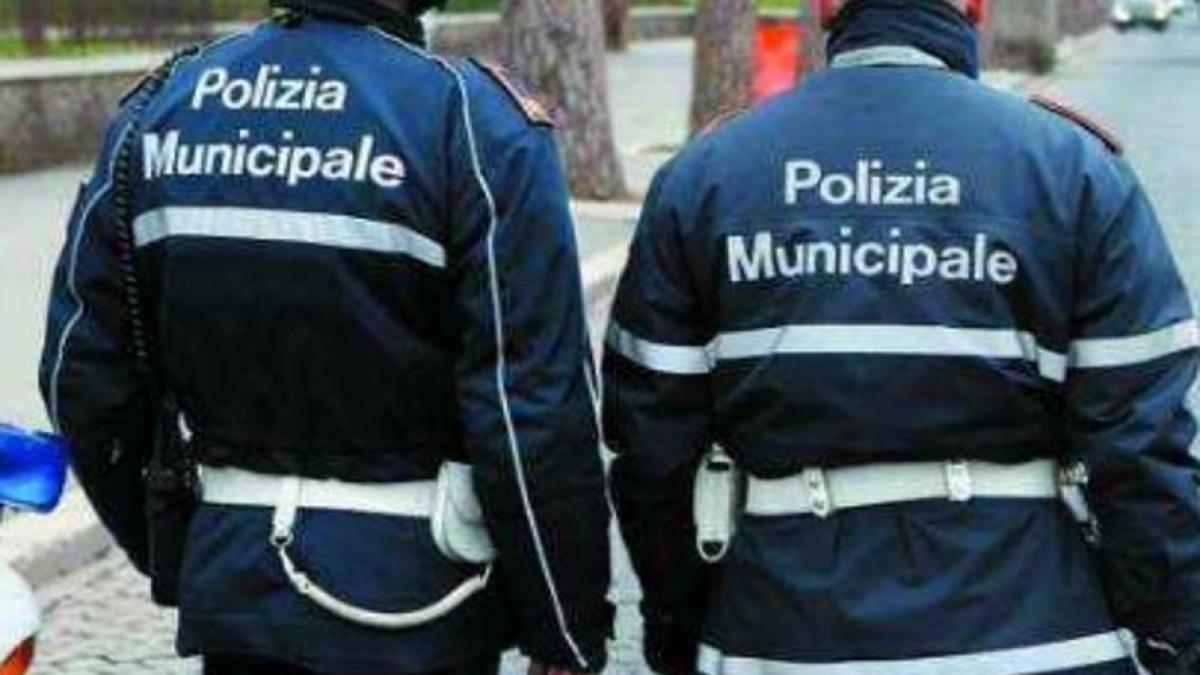 Falsi Verbali Per Truffa Assicurazioni, Arrestati Quattro Vigili Urbani ...